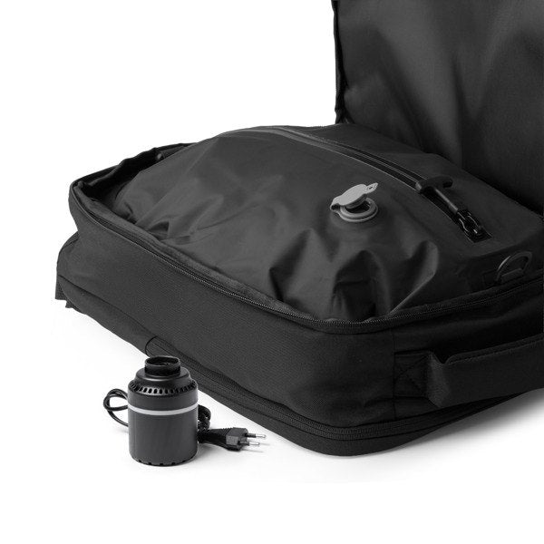 Vacuum compression compartment